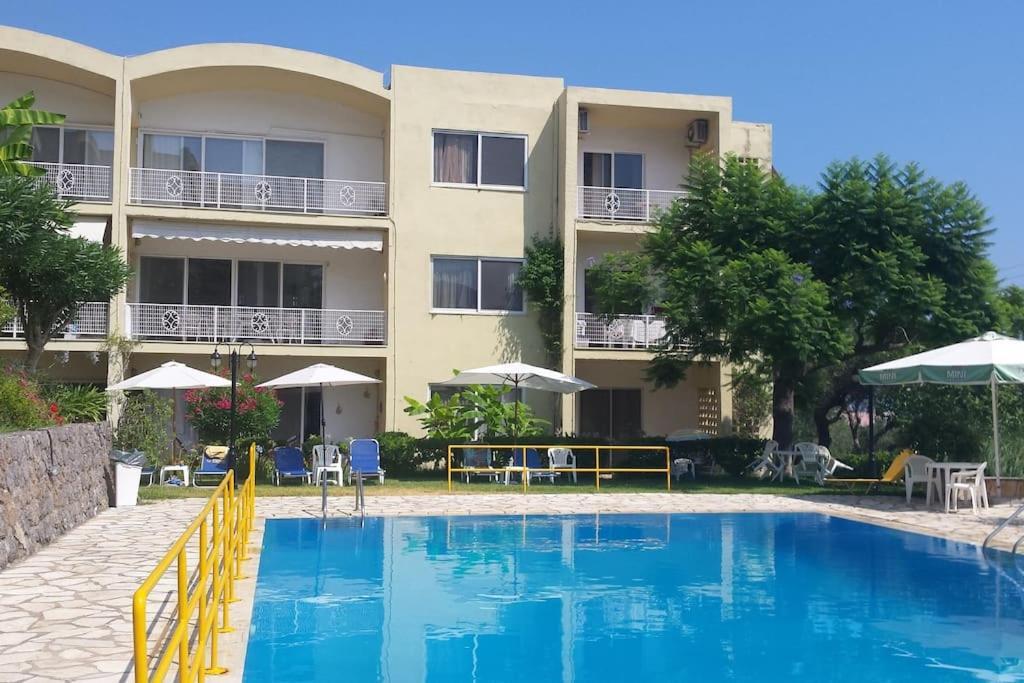 Apartment Sea View With Swimning Pool Mesongi