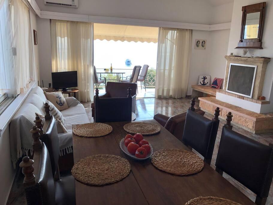 Appartamento Sea View With Swimning Pool